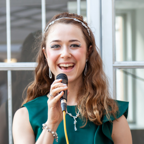 Photo of Theodora Nestorova singing
